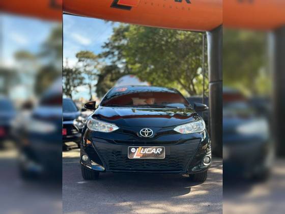 TOYOTA YARIS 1.3 16V FLEX XL LIVE MULTIDRIVE TOYOTA YARIS 1.3 16V FLEX XL LIVE MULTIDRIVE